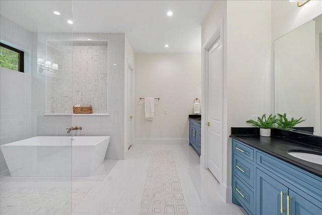 26041 Crown Ranch Boulevard, Montgomery, TX 77316