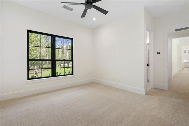 26041 Crown Ranch Boulevard, Montgomery, TX 77316