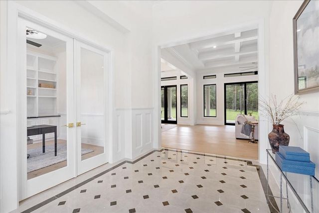 26041 Crown Ranch Boulevard, Montgomery, TX 77316