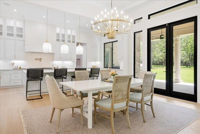 26041 Crown Ranch Boulevard, Montgomery, TX 77316