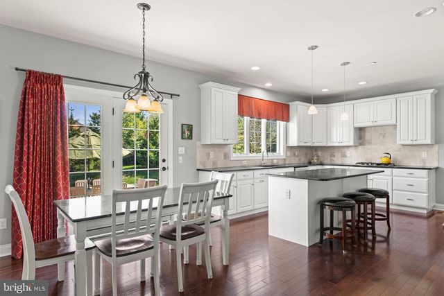 3907 LEWIS RUN RD, Newtown Square, PA 19073