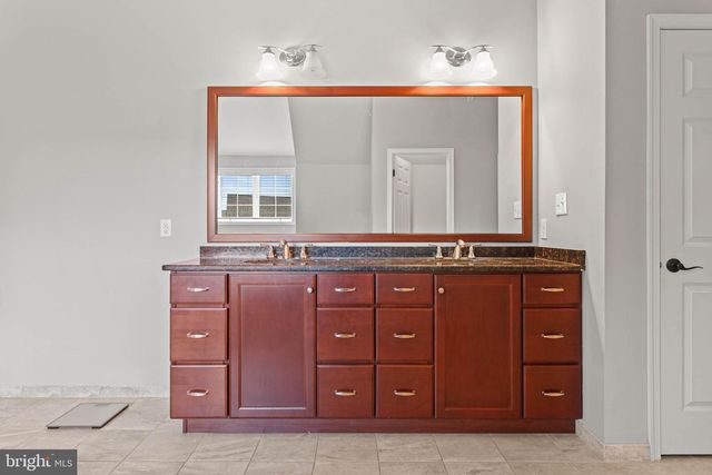3907 LEWIS RUN RD, Newtown Square, PA 19073