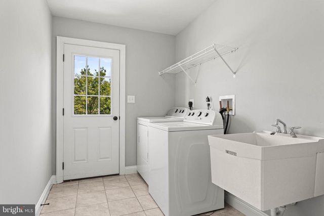 3907 LEWIS RUN RD, Newtown Square, PA 19073