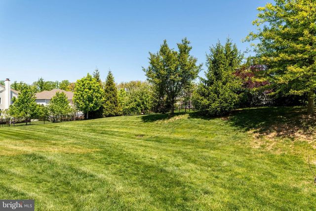 3907 LEWIS RUN RD, Newtown Square, PA 19073