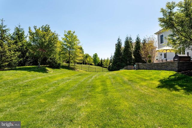 3907 LEWIS RUN RD, Newtown Square, PA 19073