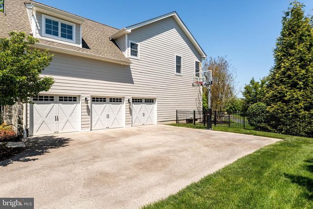 3907 LEWIS RUN RD, Newtown Square, PA 19073