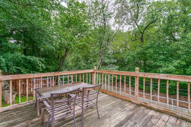 2818 N Creekwood Drive, Grapevine, TX 76051