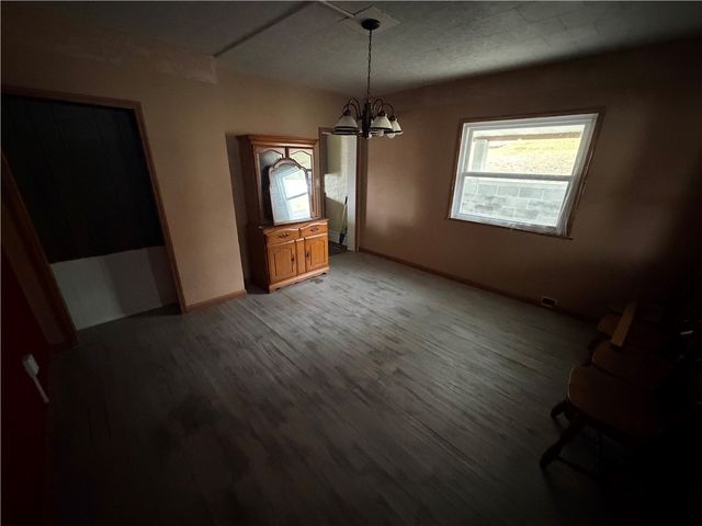 28 Grant St, Menallen Twp, PA 15468