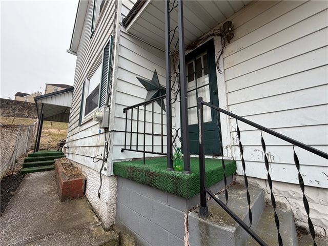 28 Grant St, Menallen Twp, PA 15468