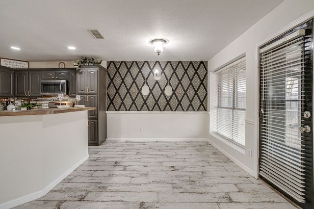 1105 Blackbird Court, Burleson, TX 76028