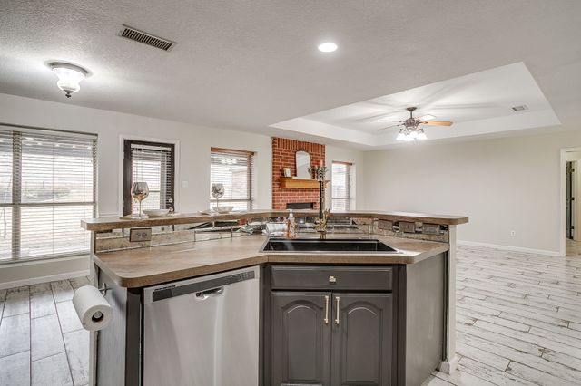 1105 Blackbird Court, Burleson, TX 76028