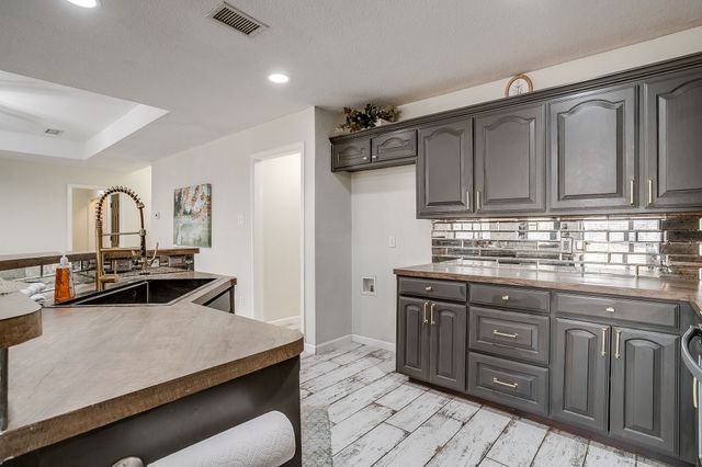 1105 Blackbird Court, Burleson, TX 76028