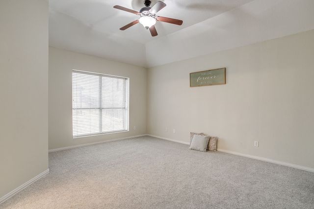 1105 Blackbird Court, Burleson, TX 76028