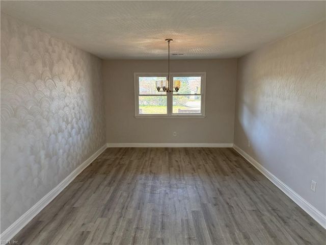 994 N King ST, Hampton, VA 23669