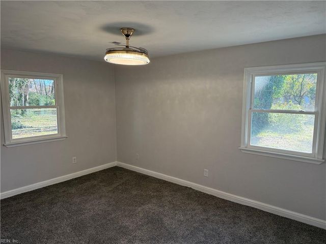 994 N King ST, Hampton, VA 23669