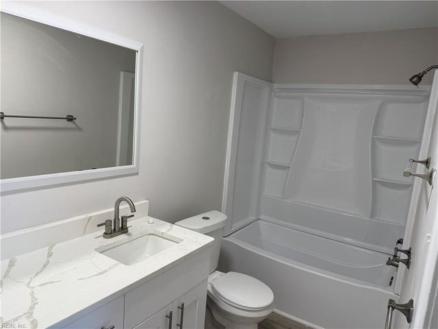 994 N King ST, Hampton, VA 23669