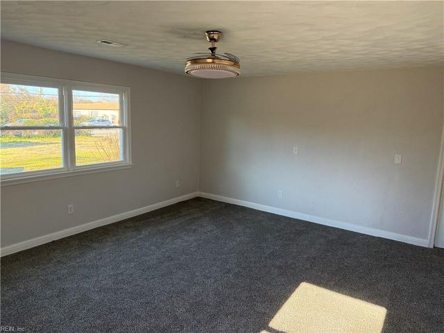 994 N King ST, Hampton, VA 23669