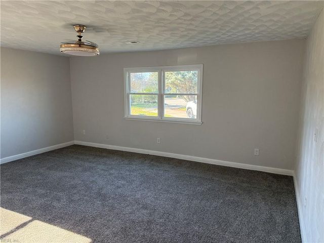 994 N King ST, Hampton, VA 23669