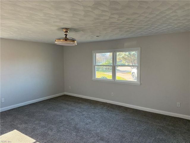 994 N King ST, Hampton, VA 23669