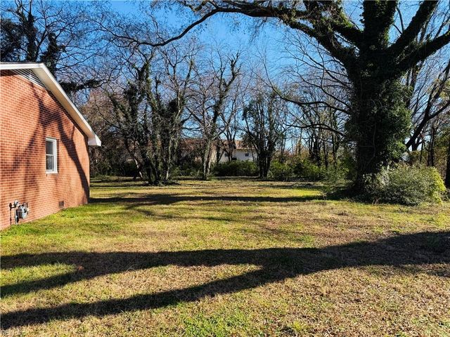 994 N King ST, Hampton, VA 23669