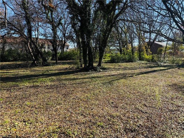 994 N King ST, Hampton, VA 23669