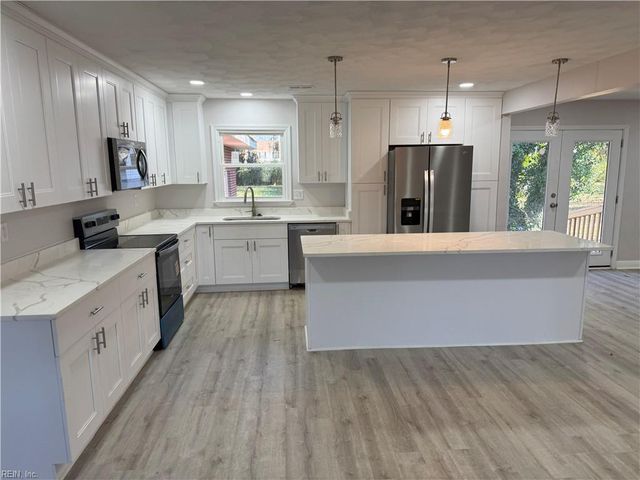 994 N King ST, Hampton, VA 23669