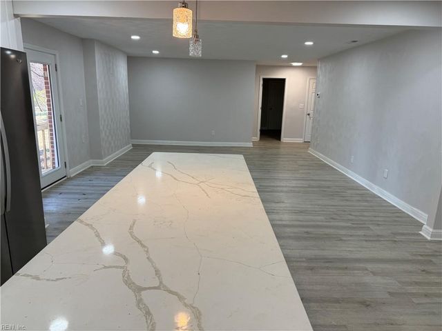 994 N King ST, Hampton, VA 23669