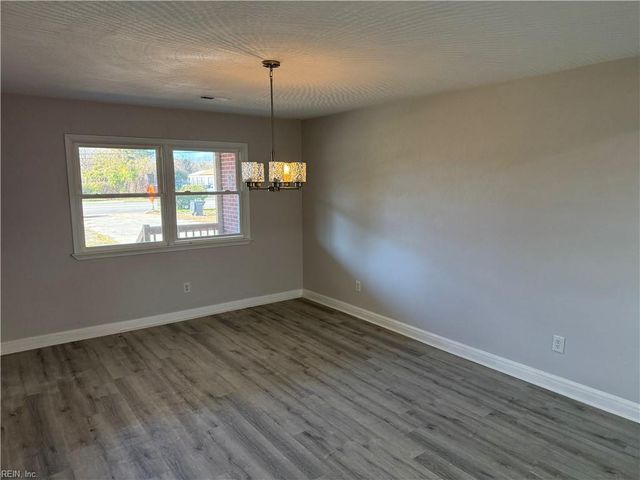 994 N King ST, Hampton, VA 23669