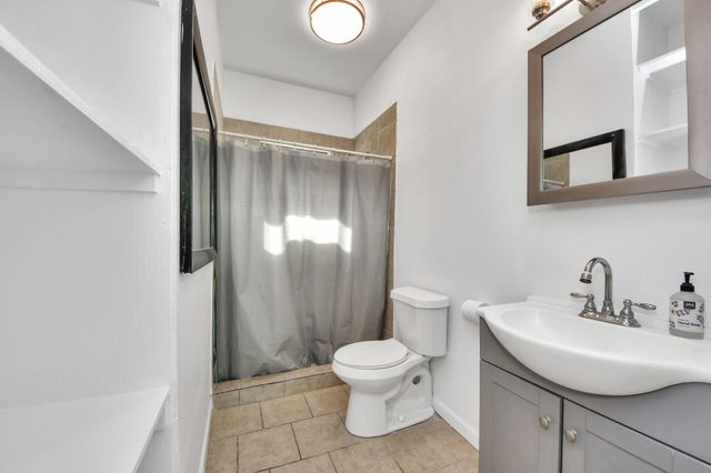 7045 Avenue E, Houston, TX 77011