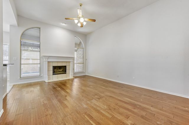 300 Shady Timbers Lane, Murphy, TX 75094