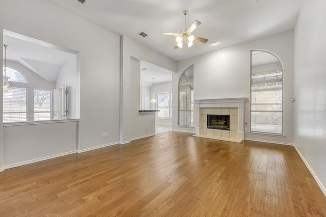 300 Shady Timbers Lane, Murphy, TX 75094