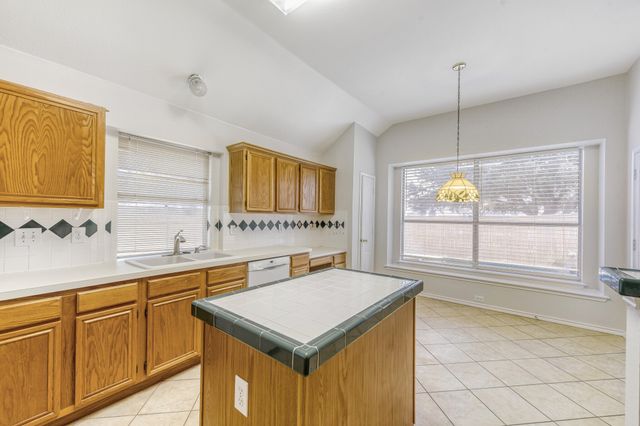 300 Shady Timbers Lane, Murphy, TX 75094