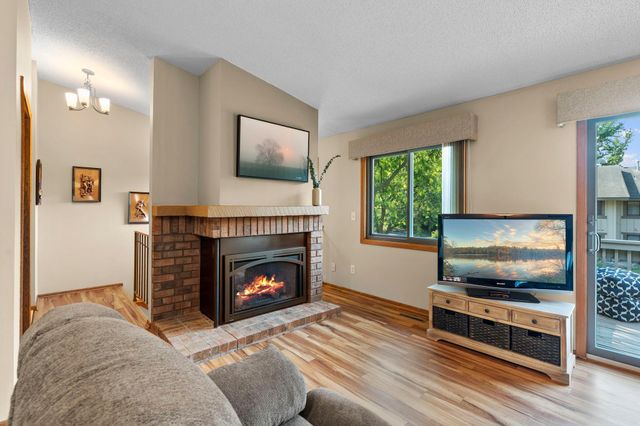 7232 Woodstock Curve, Bloomington, MN 55438