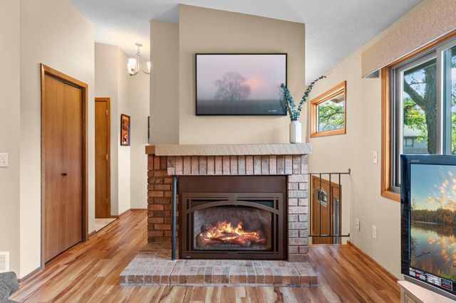 7232 Woodstock Curve, Bloomington, MN 55438