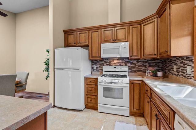 7232 Woodstock Curve, Bloomington, MN 55438