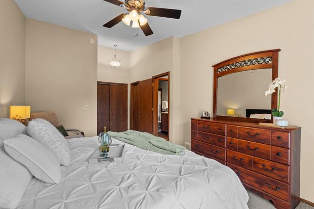 7232 Woodstock Curve, Bloomington, MN 55438