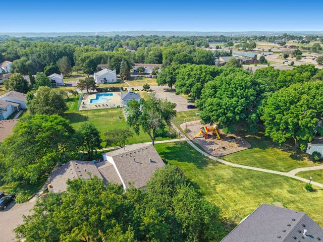 7232 Woodstock Curve, Bloomington, MN 55438