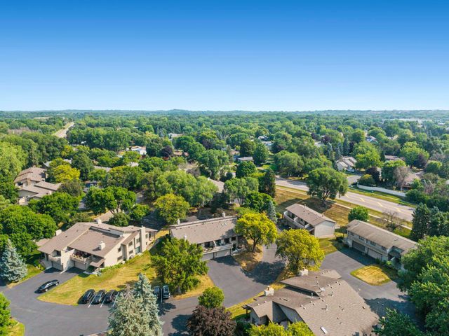 7232 Woodstock Curve, Bloomington, MN 55438