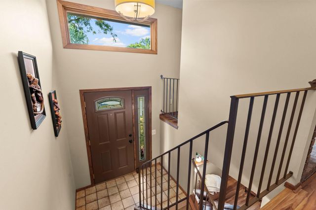 7232 Woodstock Curve, Bloomington, MN 55438