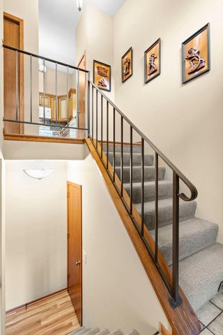 7232 Woodstock Curve, Bloomington, MN 55438
