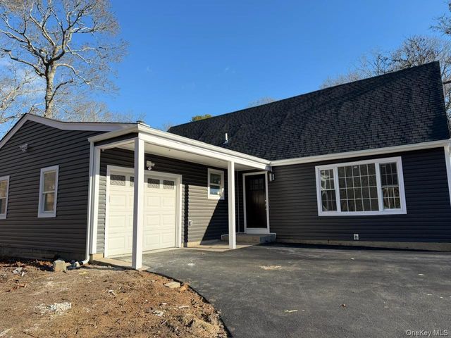 321 Smith Road, Shirley, NY 11967