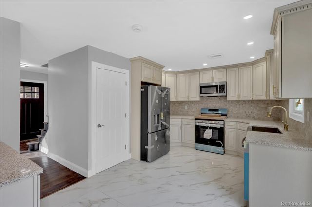 321 Smith Road, Shirley, NY 11967