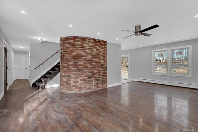 321 Smith Road, Shirley, NY 11967