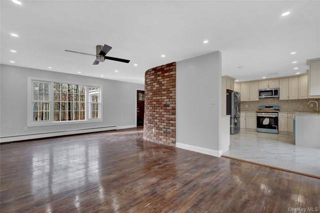 321 Smith Road, Shirley, NY 11967