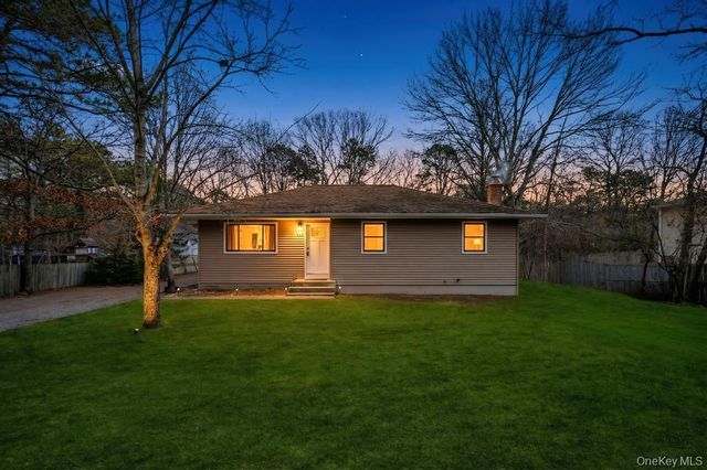 350 Brookhaven Avenue, Riverhead, NY 11901