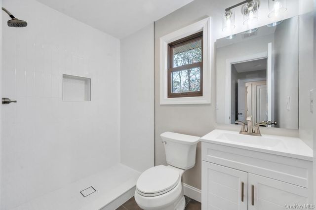 350 Brookhaven Avenue, Riverhead, NY 11901