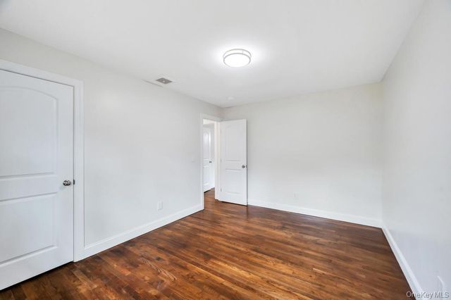 350 Brookhaven Avenue, Riverhead, NY 11901