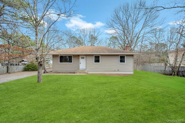 350 Brookhaven Avenue, Riverhead, NY 11901