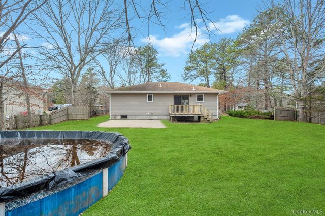 350 Brookhaven Avenue, Riverhead, NY 11901