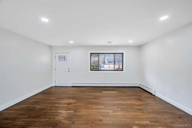 350 Brookhaven Avenue, Riverhead, NY 11901